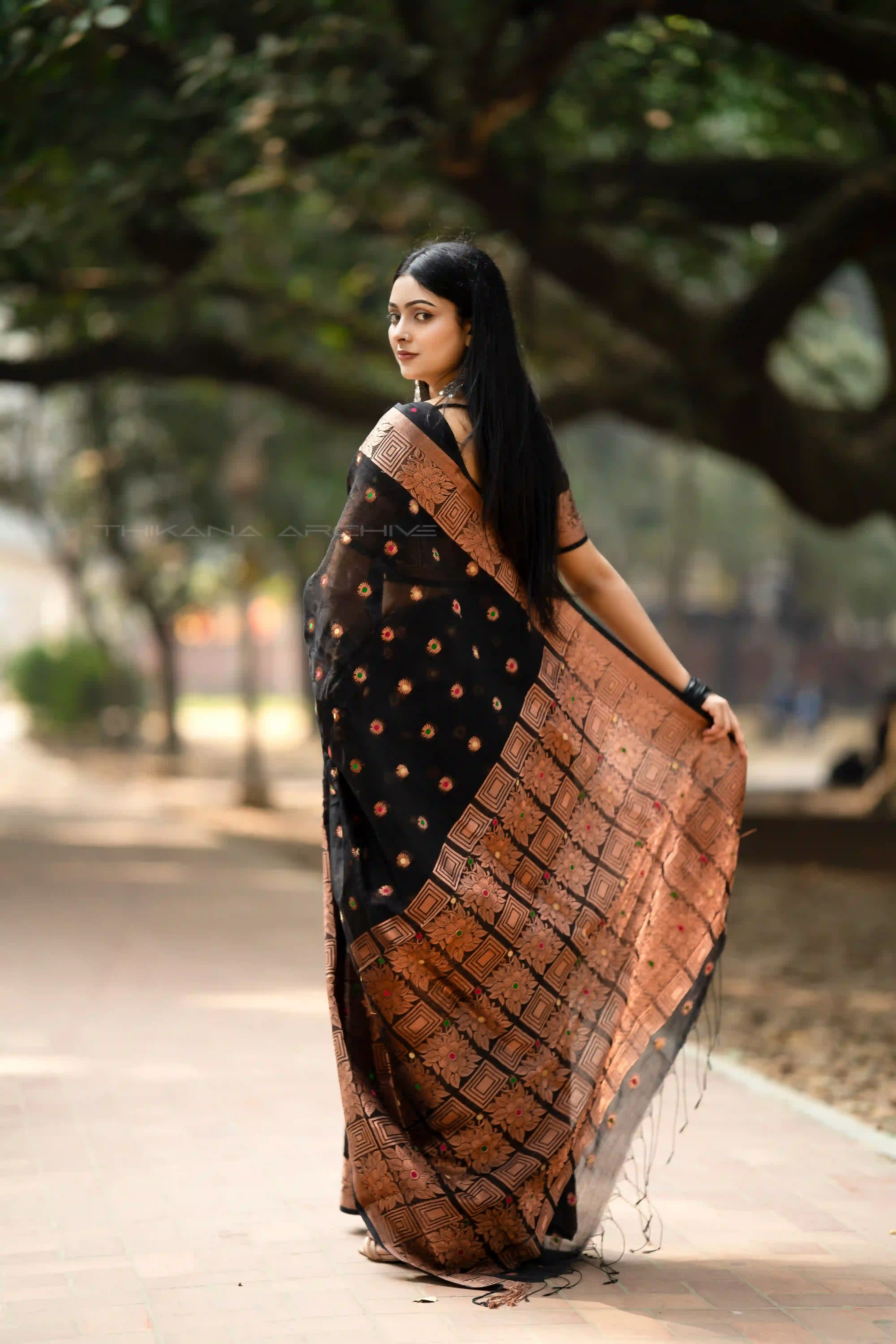 Nirjhora – Premium Organza Jamdani Saree With Blouse Pices (Black)