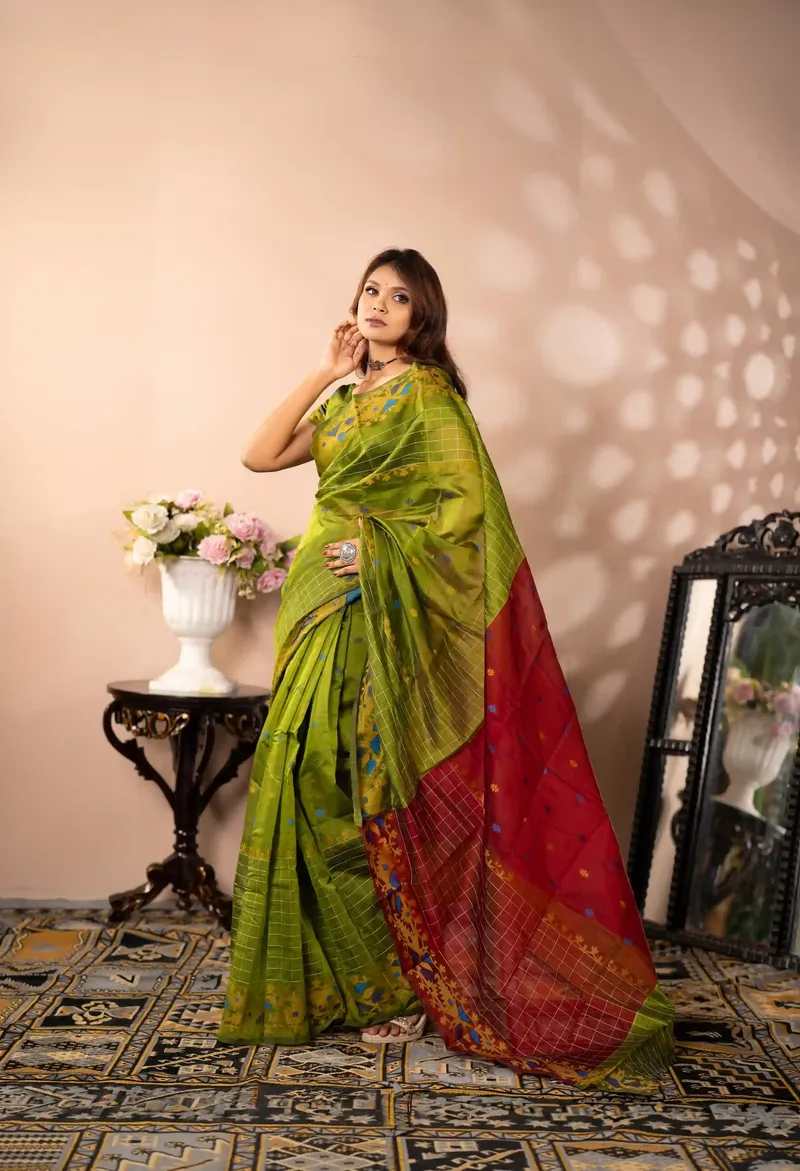 Indrani - Handloom Mercerized Cotton Saree With Blouse Piece - Pista Green