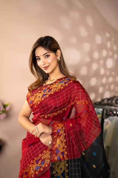 Indrani - Handloom Mercerized Cotton Saree With Blouse Piece - Maroon